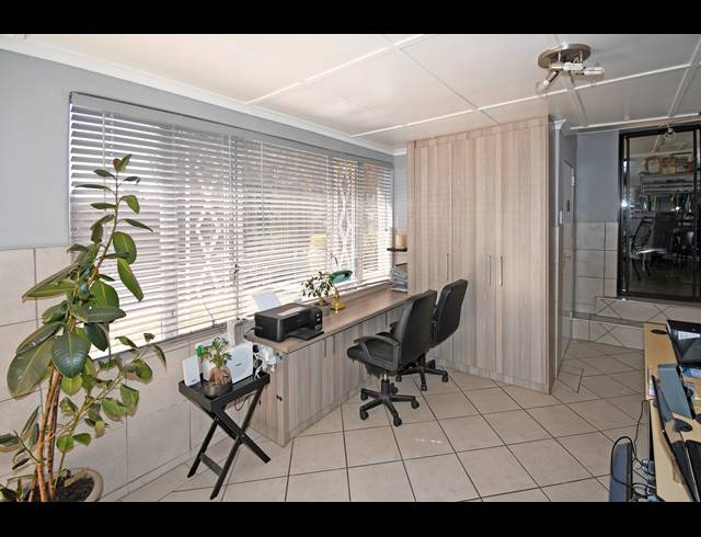 3 BEDROOM HOUSE FOR SALE IN KENSINGTON